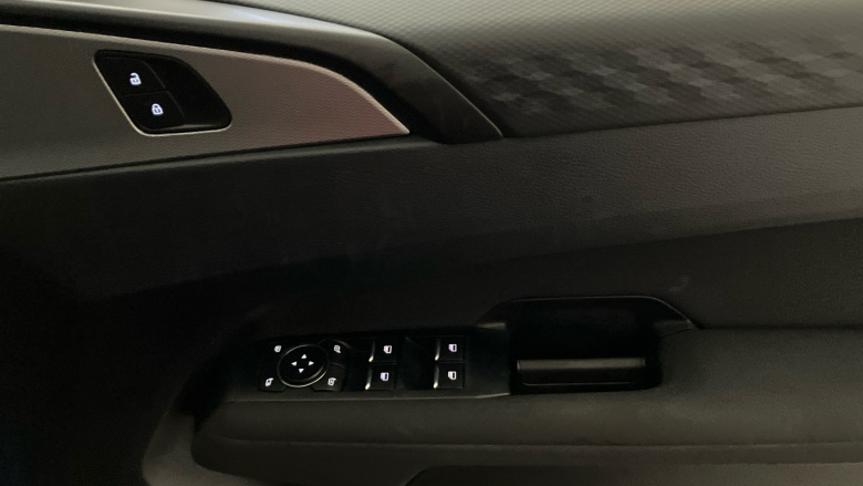 Volkswagen Amarok Diesel D/Cab Pick Up Life 2.0 TDI 205 4MOTION Auto